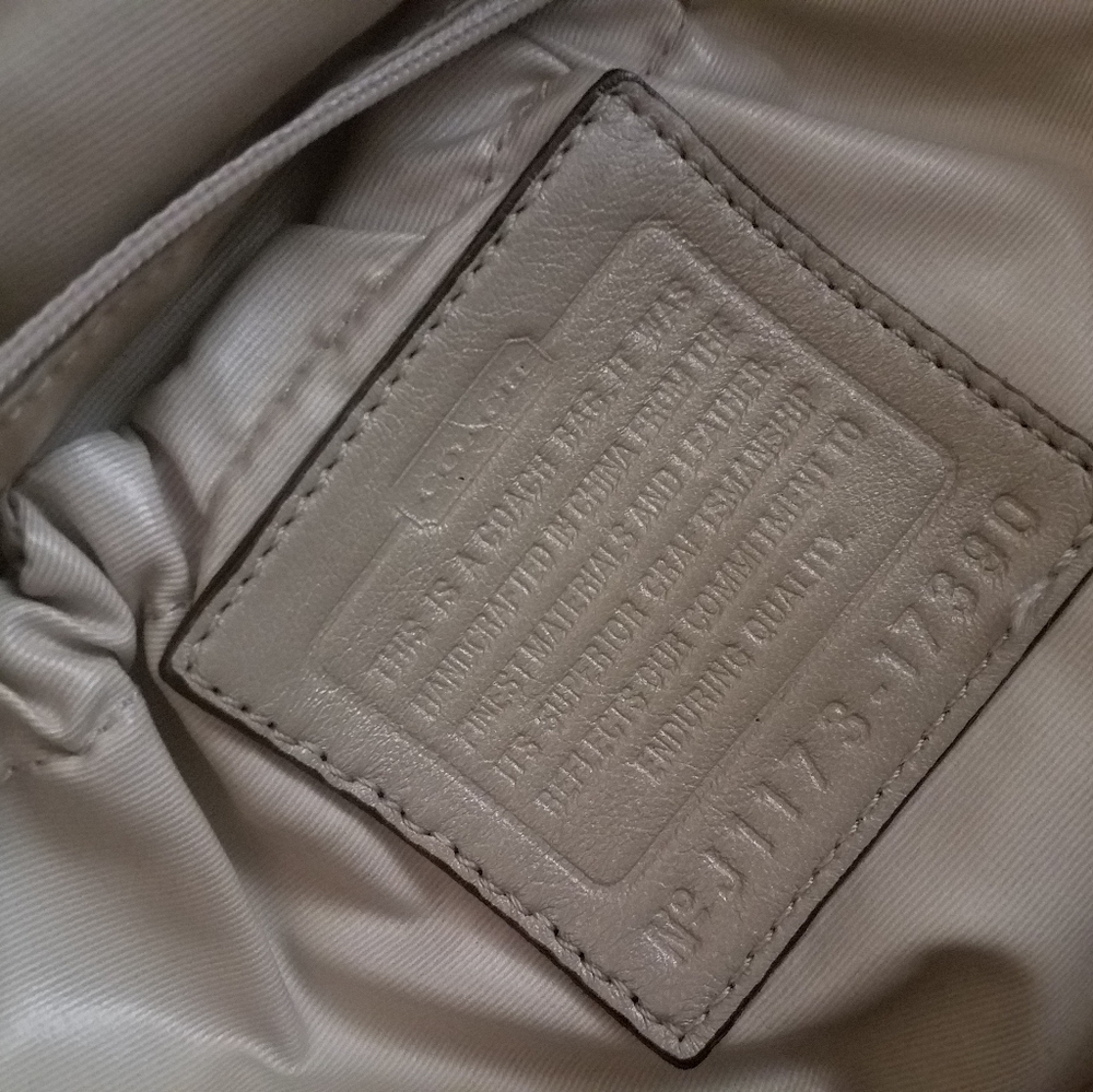Authenic Coach Large Silver diaper Bag - Picture 3 of 7